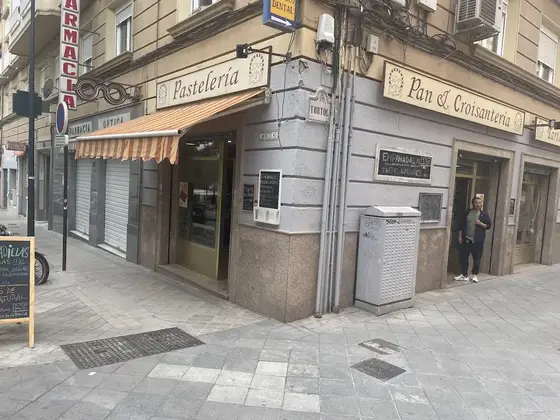 Dulce Granada Panadería Pastelería