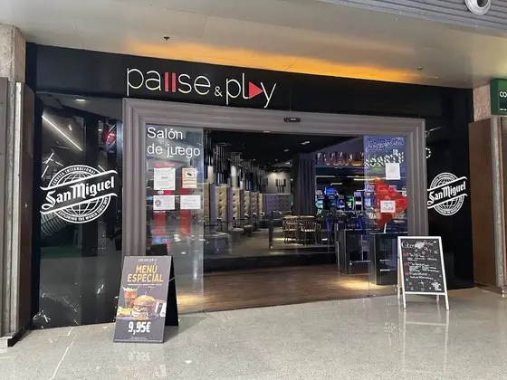 Salón de juego & Sports Bar Pause&Play